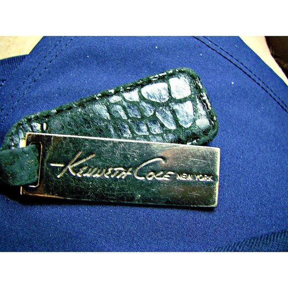 Kenneth Cole NY Full Zip Around Wallet Clutch Organizer Black Sliver Faux Snake - Picture 4 of 12